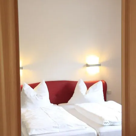 Hotel Weserschiffchen Porta Westfalica